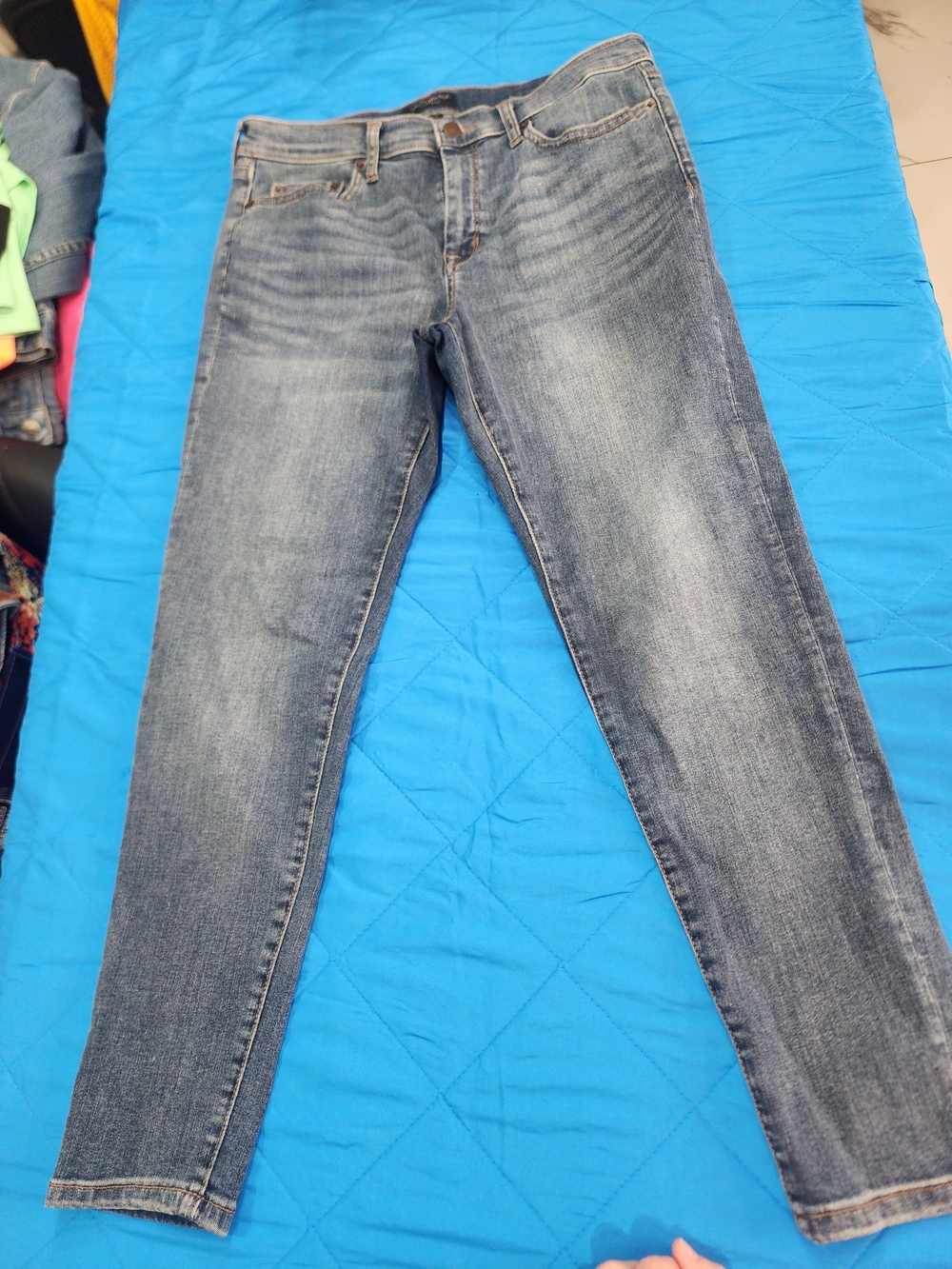 Banana Republic Women’s Skinny Jeans in Washed Blue